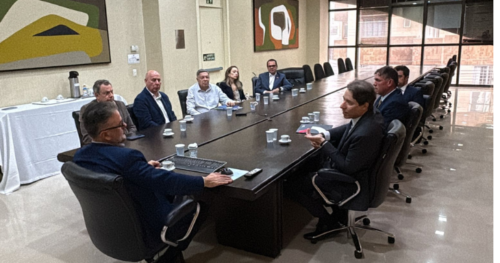 Diretoria do Sinduscon-PR se reúne com o Procurador-Geral do Estado para tratar de ajustes na Nova Lei de Licitações